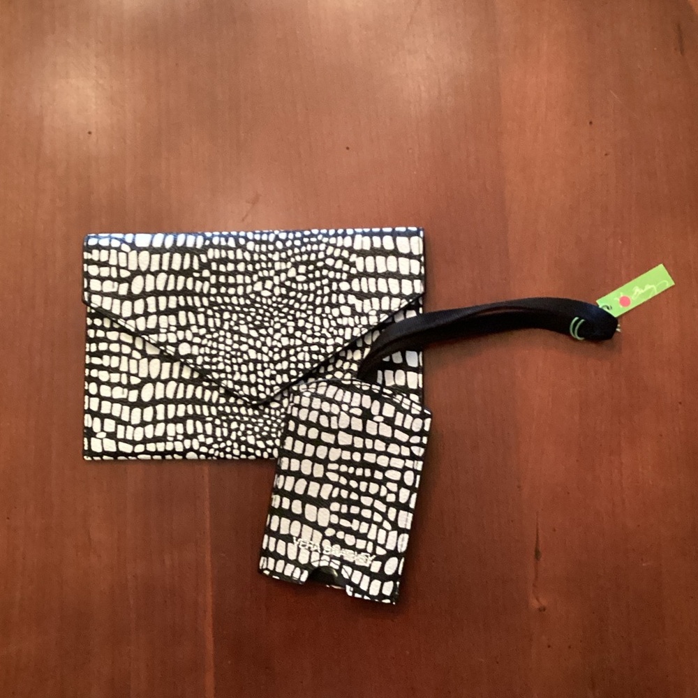Vera Bradley Black and White Croc-Print Wristlet and Card Holder Set